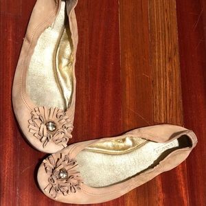 Coach/Camel/Suede Ariza Flat with Flower in a Size 10B.